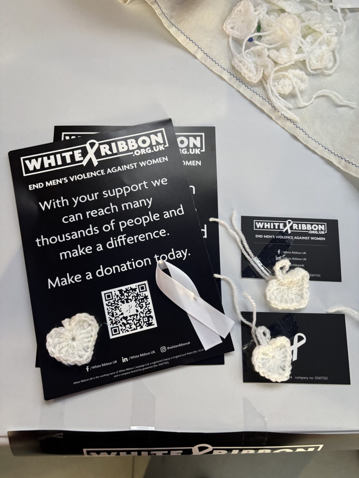 Heart-warming support for White Ribbon campaign at Reading Station ...